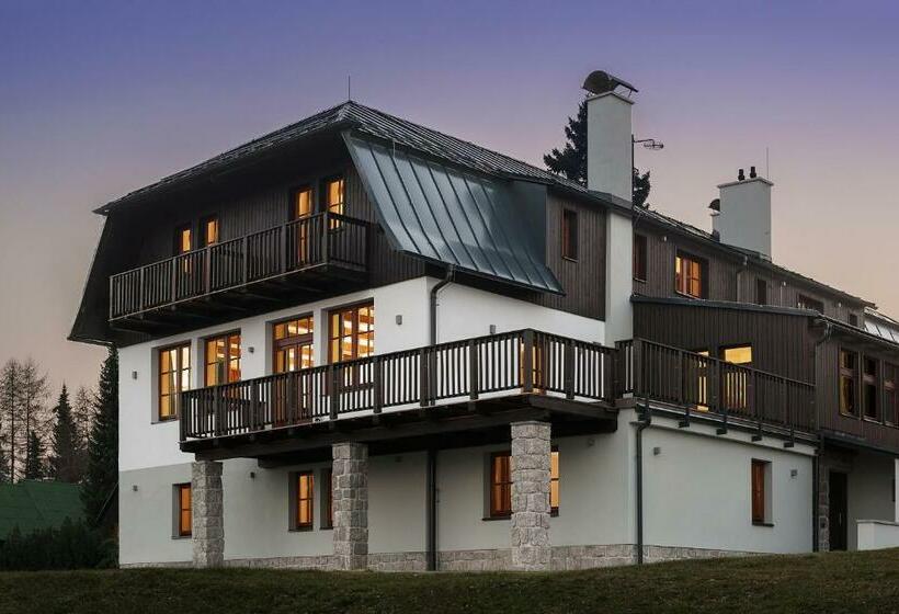 Aneta Hotel & Restaurant