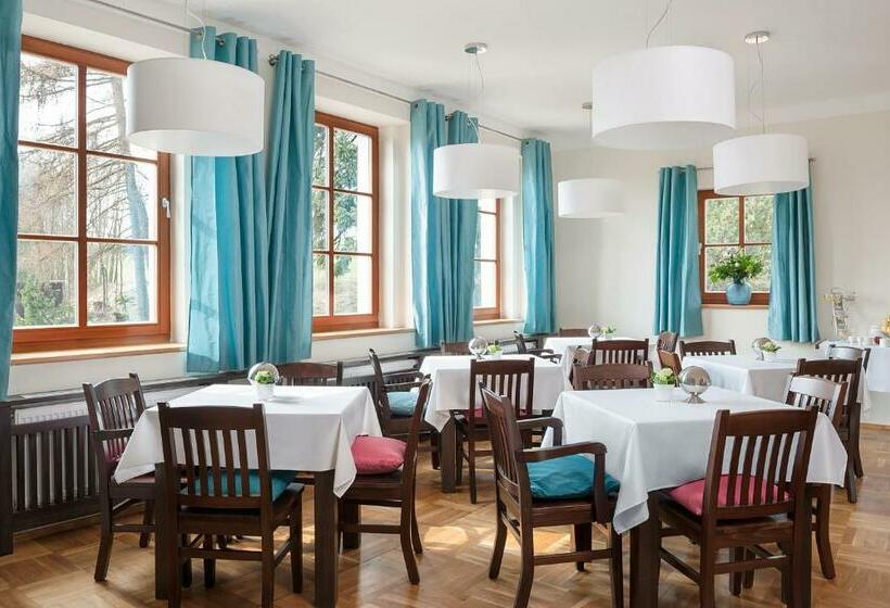 Aneta Hotel & Restaurant