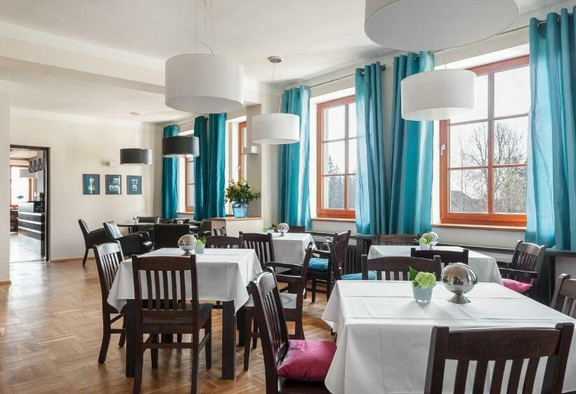 Aneta Hotel & Restaurant