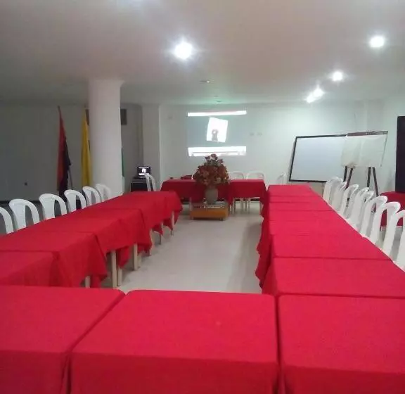 ホテル El Principe Sede Campestre