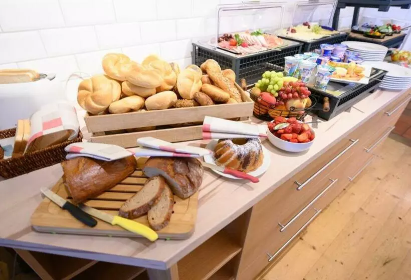 ホテル Gasthof Zur Post