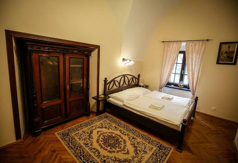 فندق Kaštieľ Fričovce