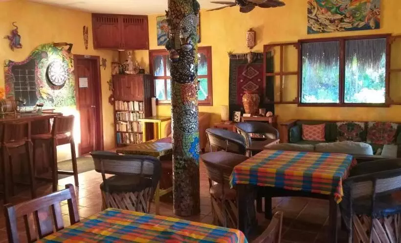 Hotelli Mayan Beach Garden