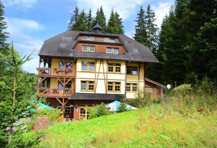 בית מלון כפרי Modrava