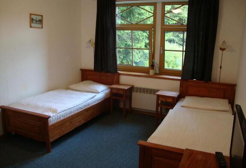 בית מלון כפרי Modrava