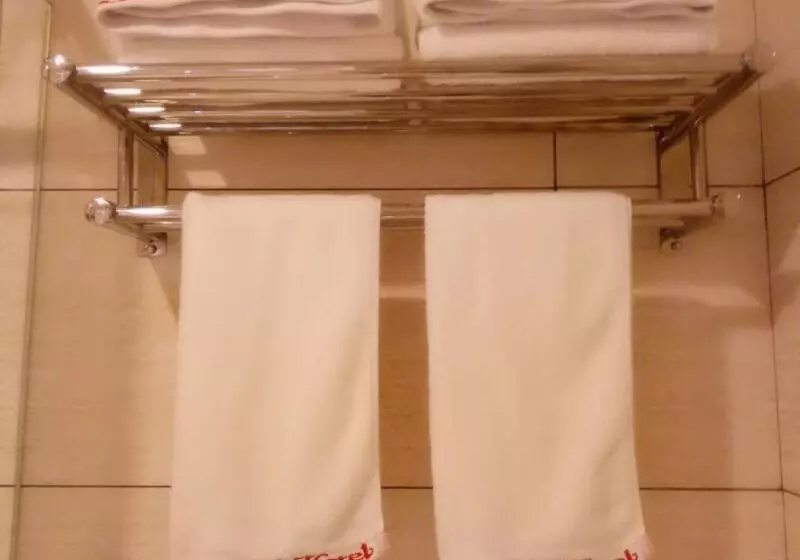 Hotelli Shell Shangrao Qianshan County North Longmen Road