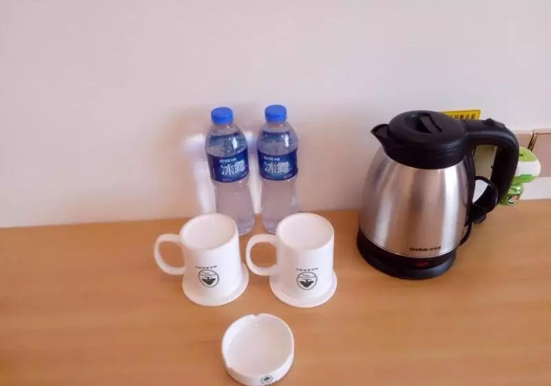 Hotelli Shell Shangrao Qianshan County North Longmen Road