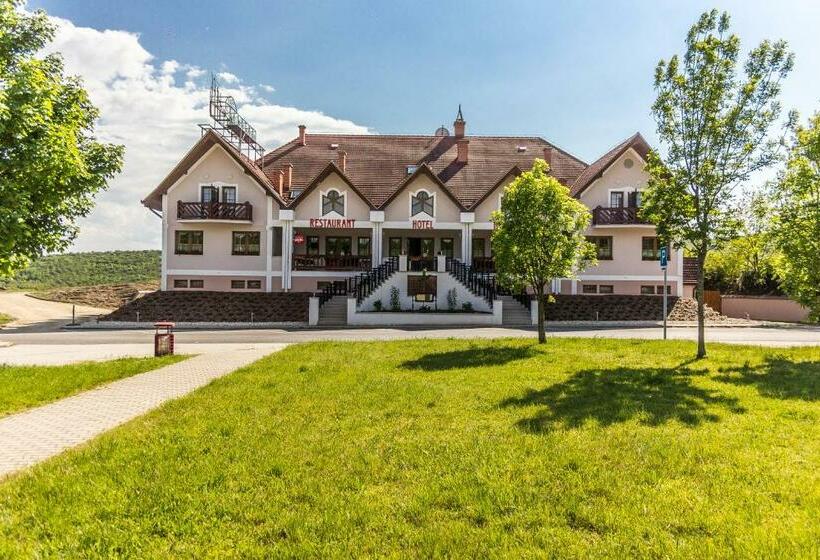 M1 Szekér Csárda Hotel és étterem