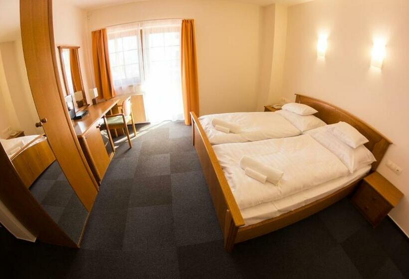 M1 Szekér Csárda Hotel és étterem