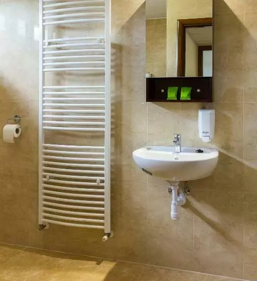 M1 Szekér Csárda Hotel és étterem