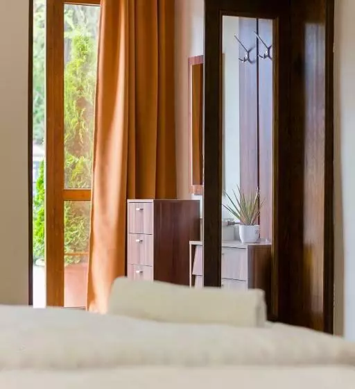 M1 Szekér Csárda Hotel és étterem