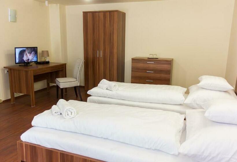 M1 Szekér Csárda Hotel és étterem