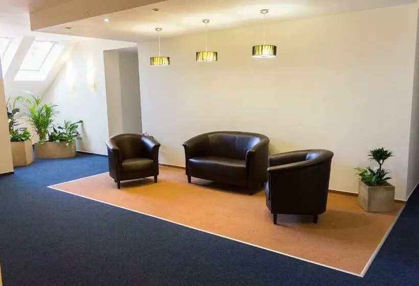 M1 Szekér Csárda Hotel és étterem