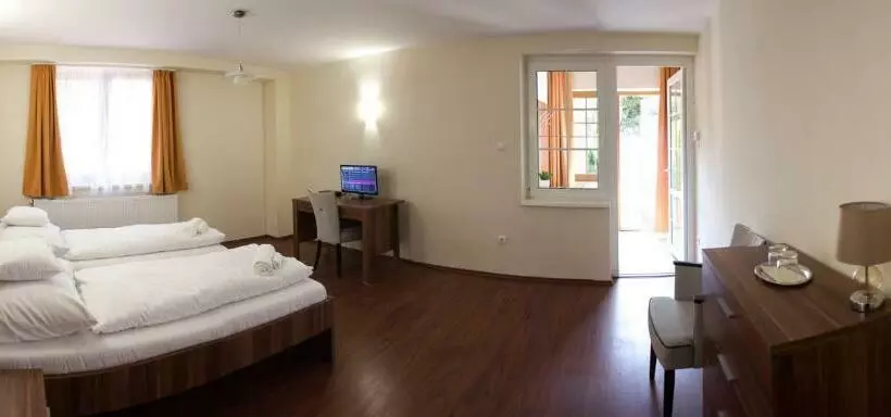 M1 Szekér Csárda Hotel és étterem