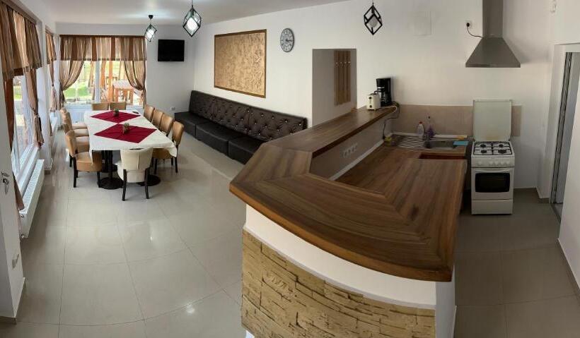 פנסיון Cabana Sarmis Costesti