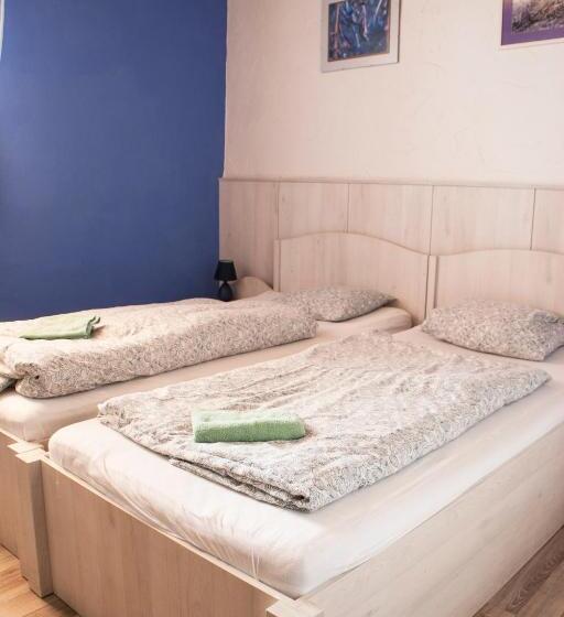 بنسيون Pura Vida