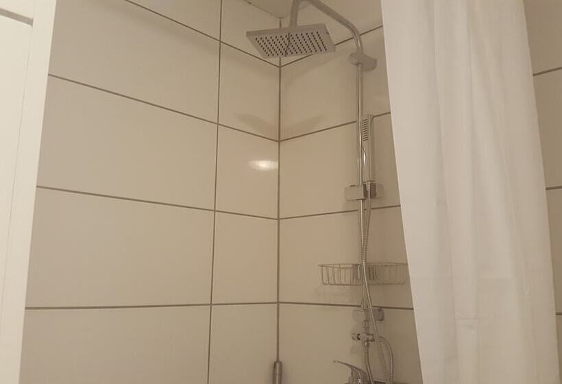 פנסיון Sjötorp Vandrarhem