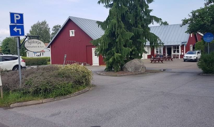 Perssons I Backens Pensionat Sjötorps Vandrarhem & Rum