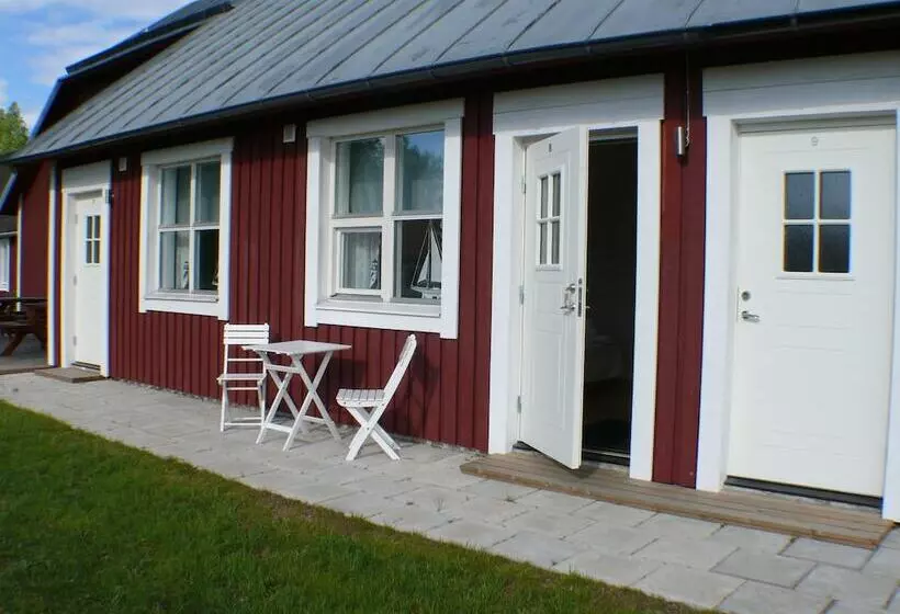 Perssons I Backens Pensionat  Sjötorps Vandrarhem & Rum