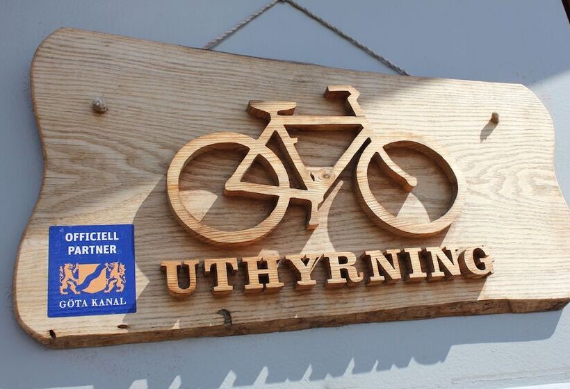 Perssons I Backens Pensionat Sjötorps Vandrarhem & Rum