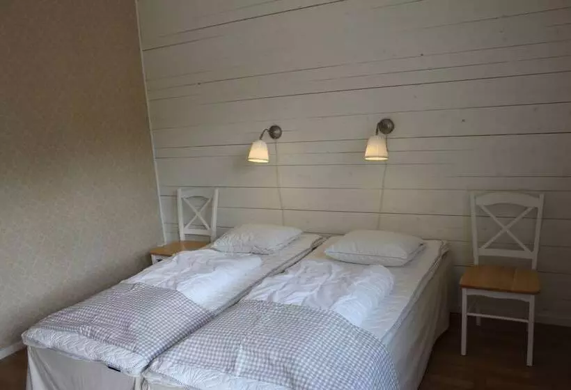 Perssons I Backens Pensionat  Sjötorps Vandrarhem & Rum