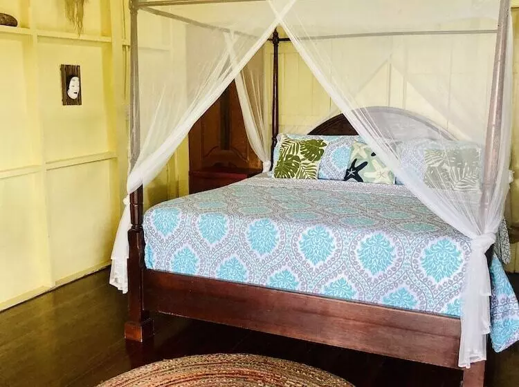 ベッドアンドブレックファースト Dolphin Bay Hideaway