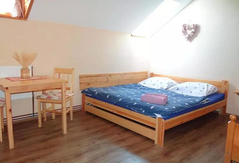 هتل Farma Růžová