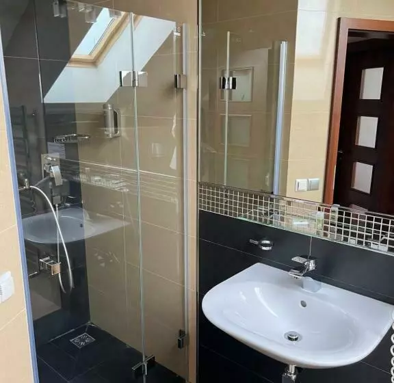 Hotelli Krušnohorský Dvůr