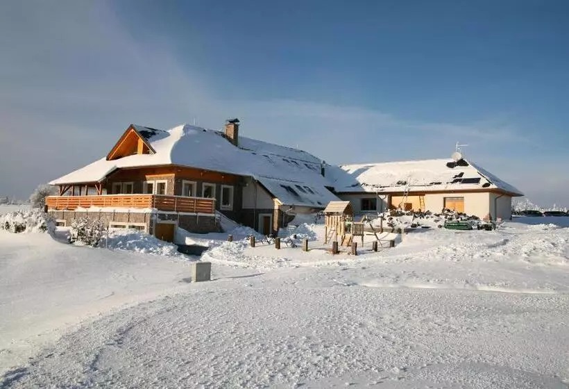 Hotelli Krušnohorský Dvůr