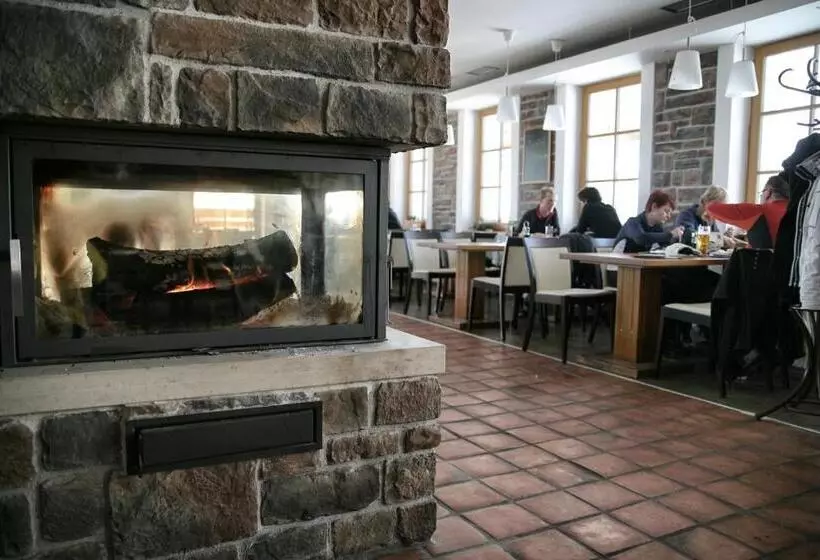 Hotelli Krušnohorský Dvůr