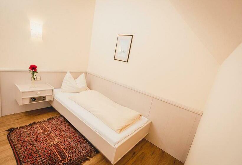 Hotelli Landgasthof Gietl