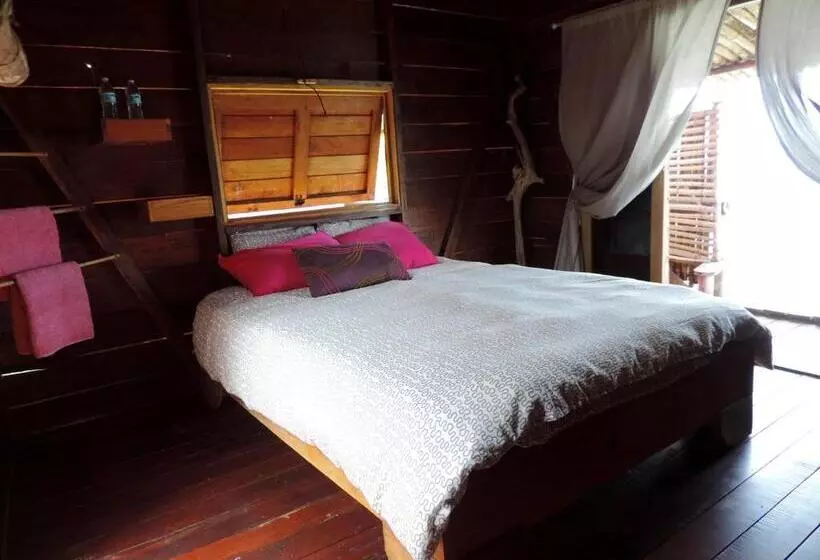 ホテル Urraca Monkey Island Eco Resort