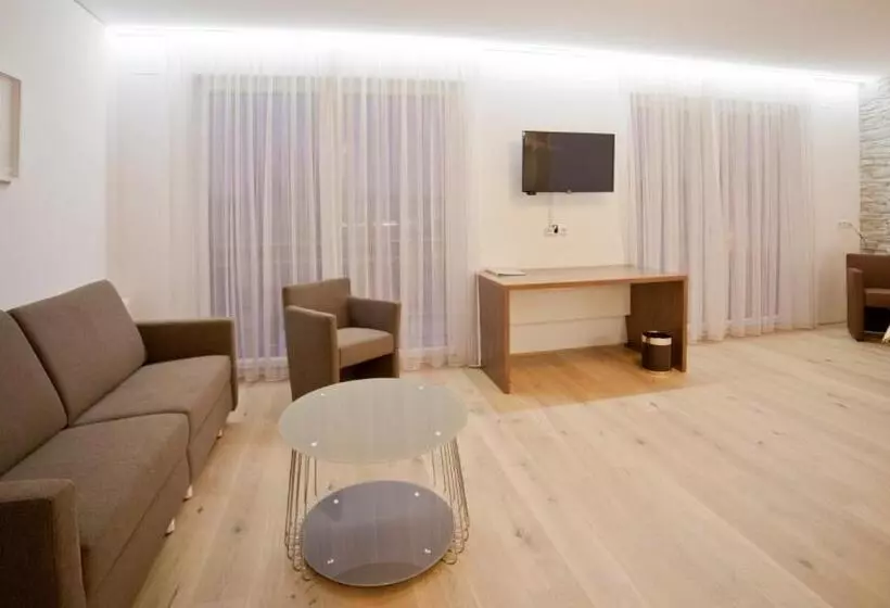 Hotelli Wallern Garni