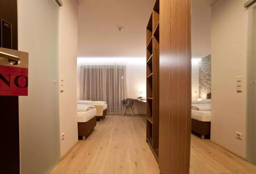 Hotelli Wallern Garni