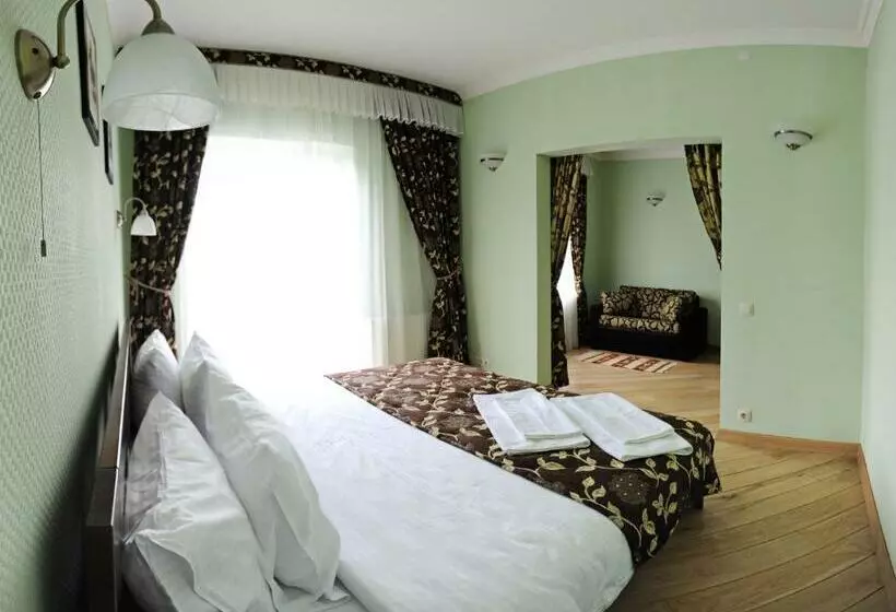 ホテル Zolota Forel