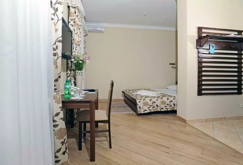 ホテル Zolota Forel