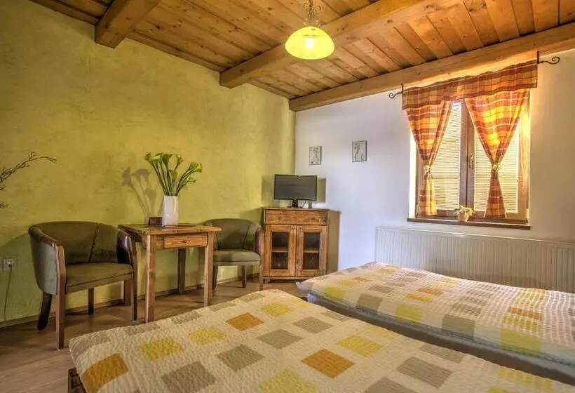 Majatalo Penzión Grobský Dvor