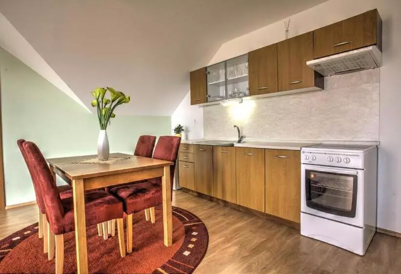 Majatalo Penzión Grobský Dvor