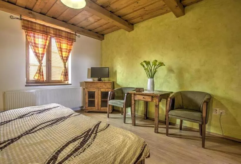 Majatalo Penzión Grobský Dvor