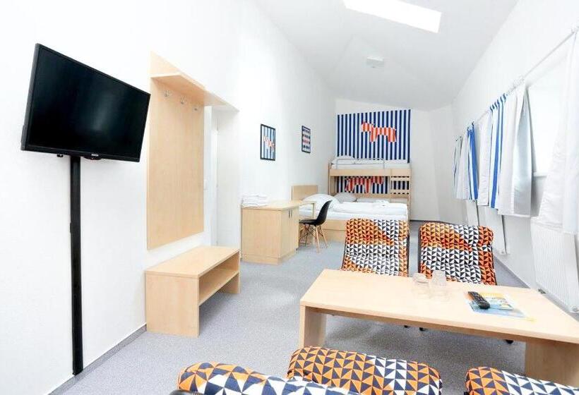 ペンション Penzion Kraličák