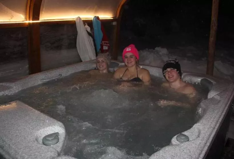 Majatalo Penzion U Kotle