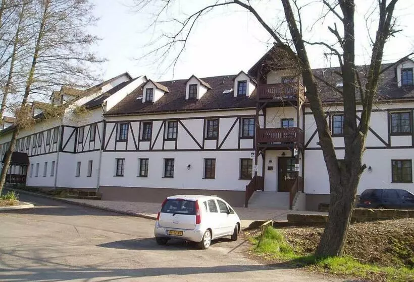 ペンション Restaurace A Penzion Česká Hospoda