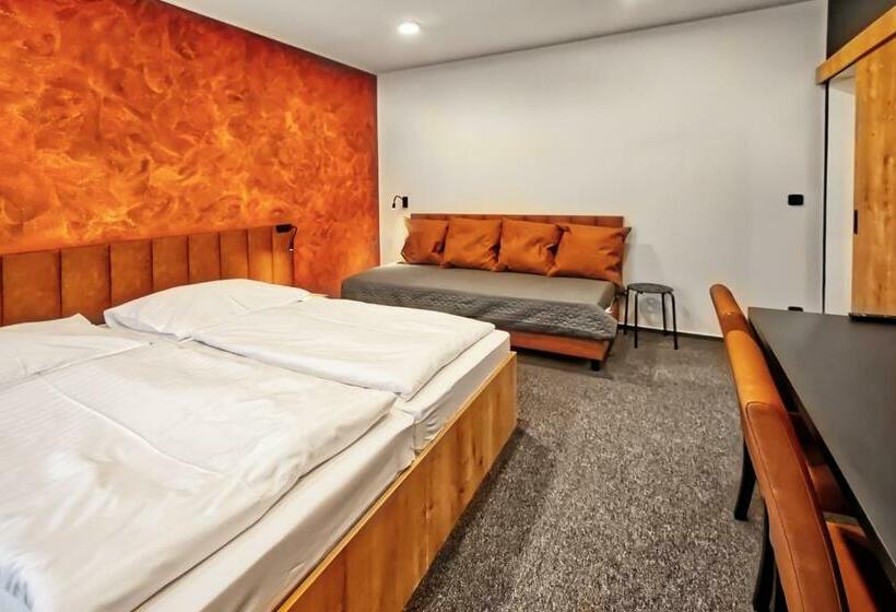 펜션 Restaurace A Penzion Praha