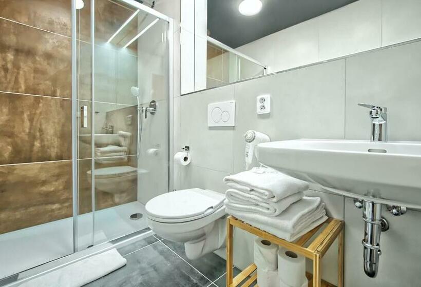 펜션 Restaurace A Penzion Praha