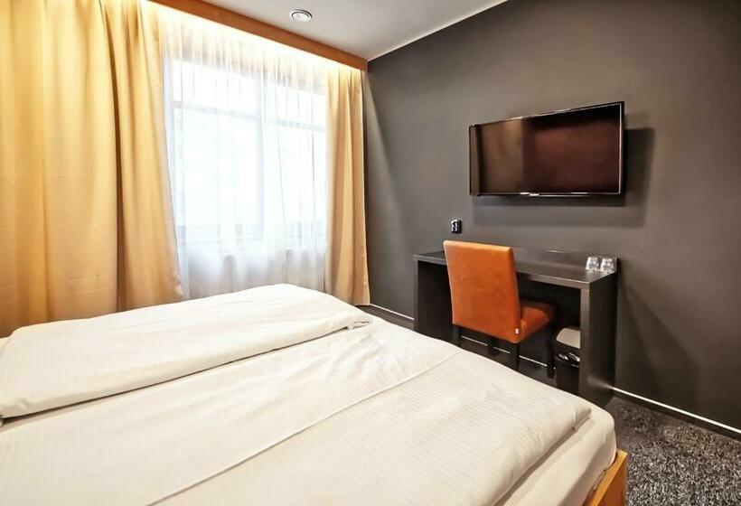 펜션 Restaurace A Penzion Praha