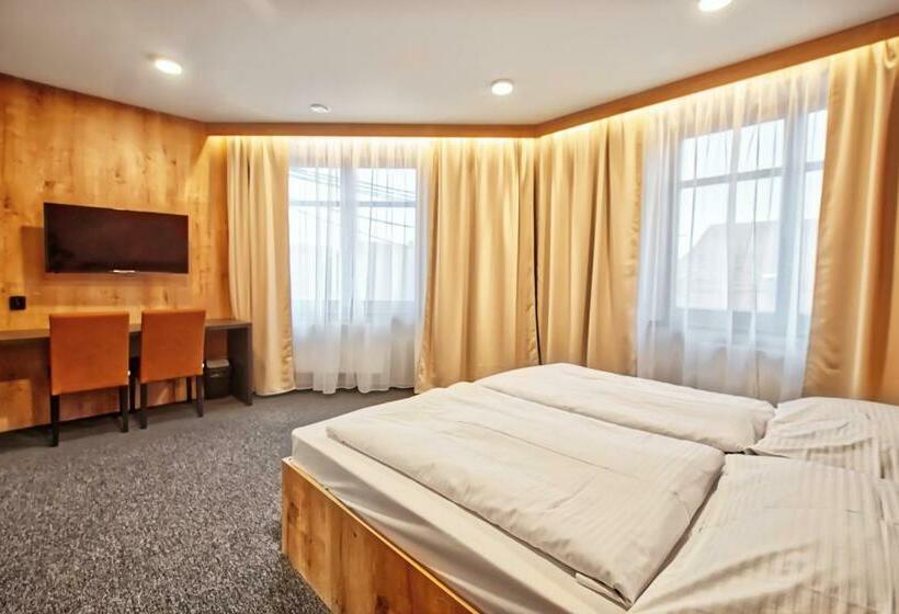 펜션 Restaurace A Penzion Praha