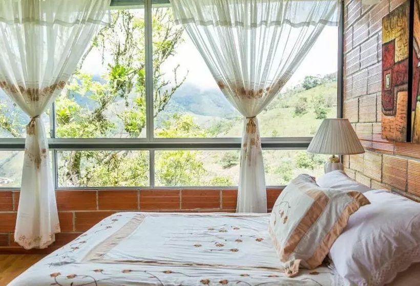 Retkeilymaja Hosteria Florecer