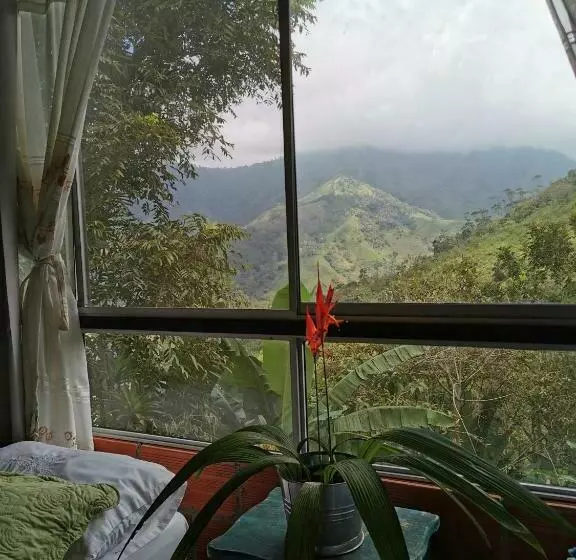 Retkeilymaja Hosteria Florecer