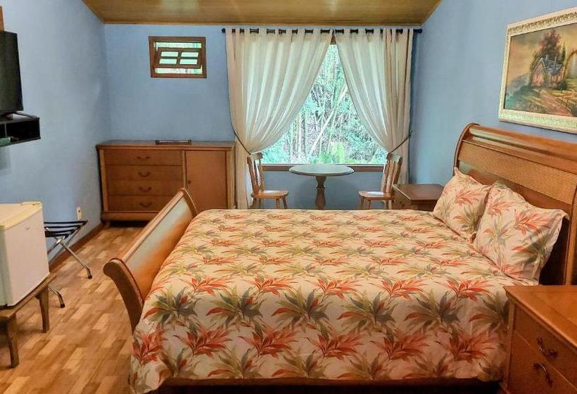 הוסטל Pousada Recanto Lisieux