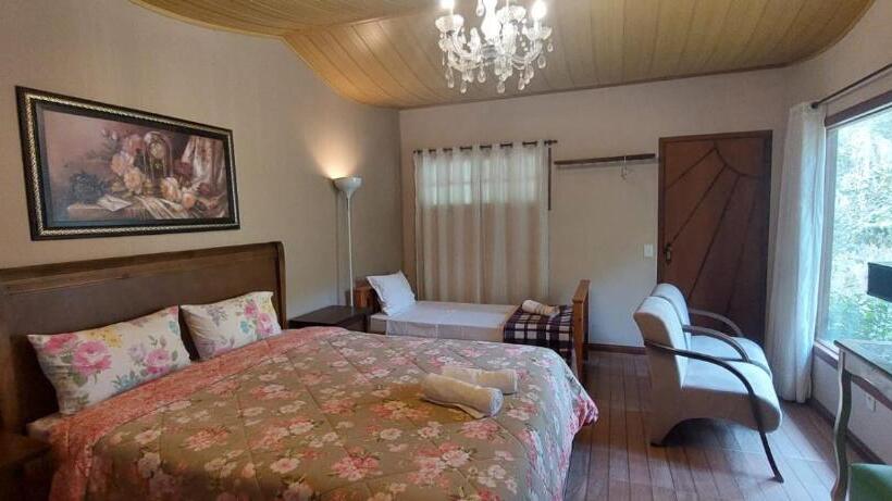 הוסטל Pousada Recanto Lisieux